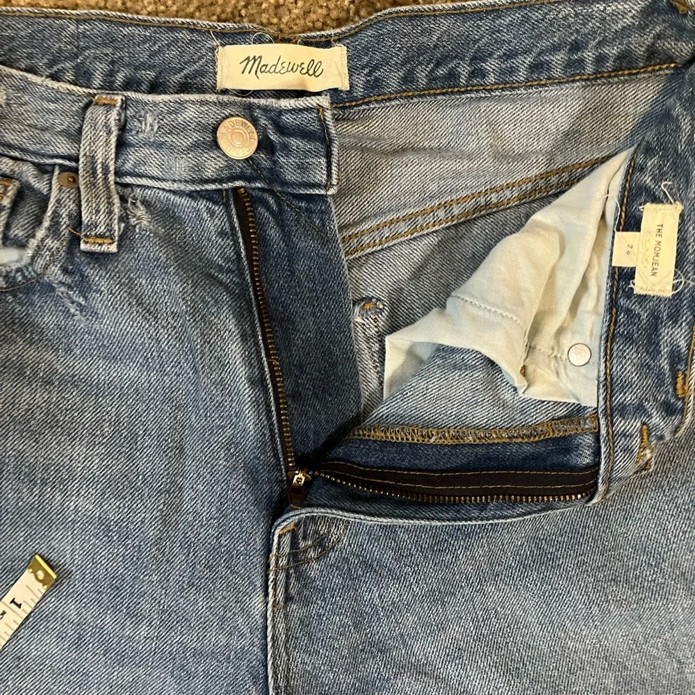Madewell The Mom Jean in Melva Wash size 26 - Picture 11 of 16